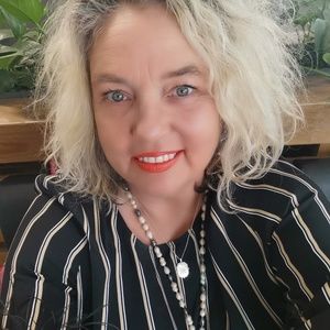 Meet your Posher, Lynne